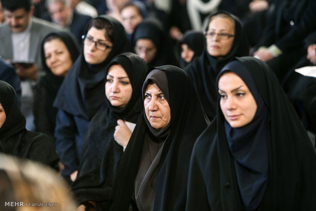 دیدار جمعی از فرهنگیان، معلمان، اساتید دانشگاهی، بازنشستگان و اعضای مجمع نخبگان با آیت الله هاشمی رفسنجانی