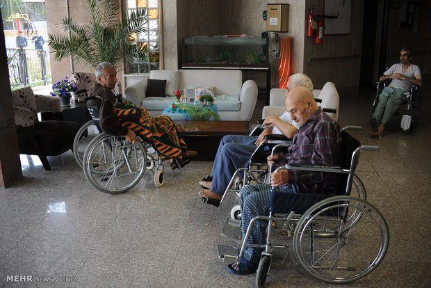 تحویل سال نو در آسایشگاه سالمندان و معلولان کهریزک