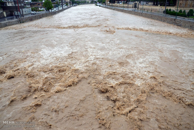 سیلاب در سیرچ سه نفر را به کام مرگ کشاند