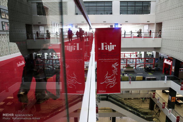 فراخوان فیلم فجر جهانی منتشر شد/ افزایش ۲ روزه جشنواره سی و چهارمین جشنواره جهانی فیلم فجر