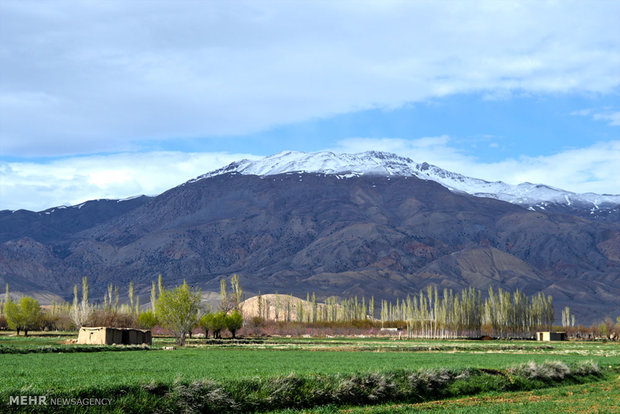 دامنه های قلۀ 4 هزار متری شاهوار