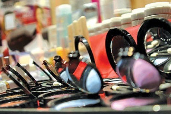 ۵۰ درصد از لوازم آرایش موجود در کشور قاچاق است