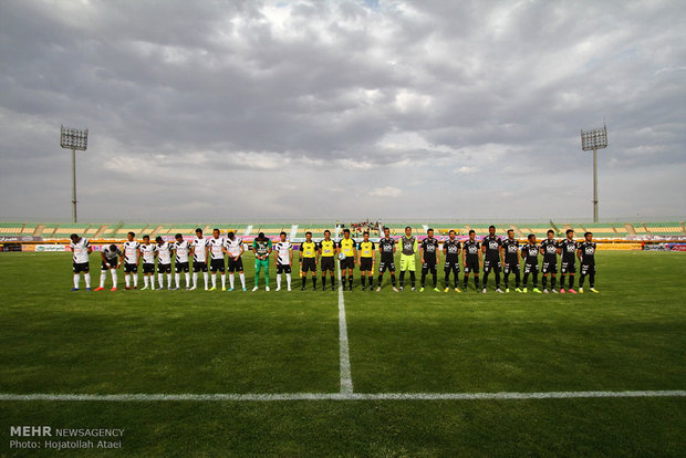 دیدار تیم‌های فوتبال صبای قم و سیاه جامگان مشهد