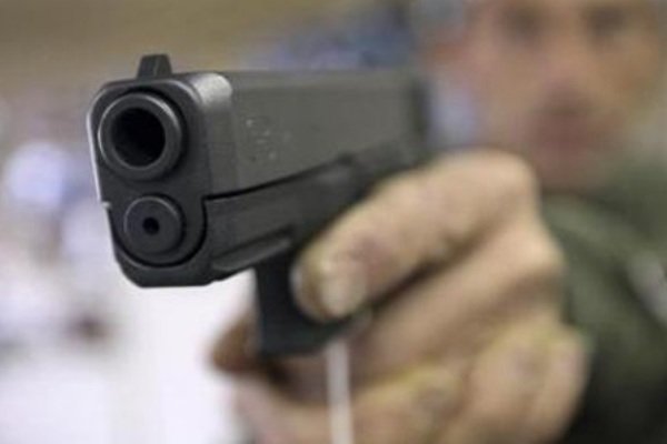 یکی از پرسنل هنگ مرزی خرمشهر به شهادت رسید اسلحه