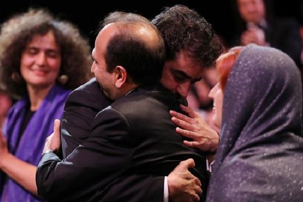 فرهادی: خوشحالم مردمم را شاد کردم/حسینی: جایزه مال مردم ایران است
