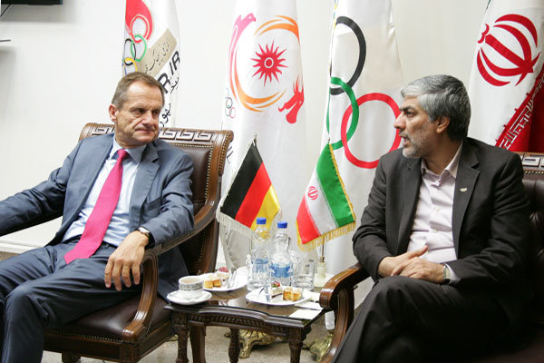 کیومرث هاشمی و رئیس کنفدراسیون ورزش های المپیکی آلمان 