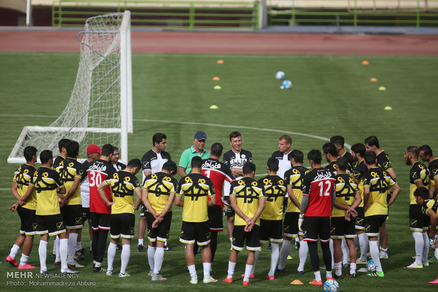 Carlos Queiroz calls up 38 cheetahs for Armenia camp Carlos Queiroz calls up 38 cheetahs for Armenia camp
