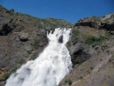 انتقاد به تخریب آبشار سوله‌دوکل ارومیه/ وقتی برق طبیعت را می‌گیرد