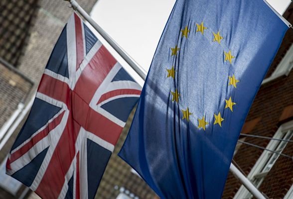 اتحادیه اروپا: پیش از خروج با بریتانیا مذاکره تجاری نمی‌کنیم