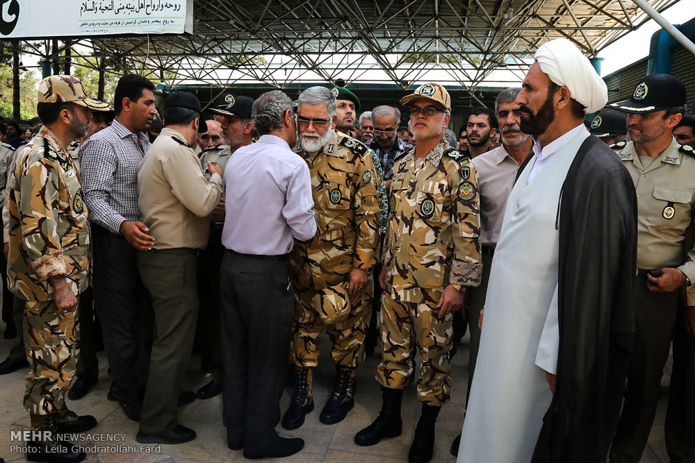 مراسم تشییع پیکر امین انصاری از جانباختگان حادثه شیراز