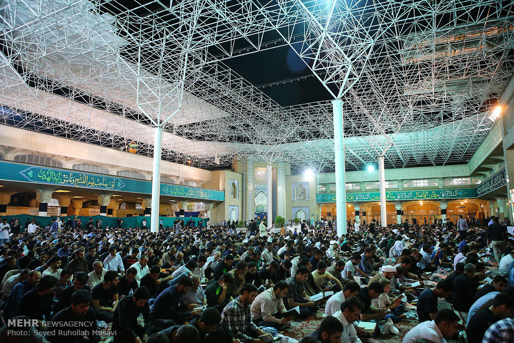 مراسم احیاء شب نوزدهم ماه مبارک رمضان در حرم حضرت معصومه(س)