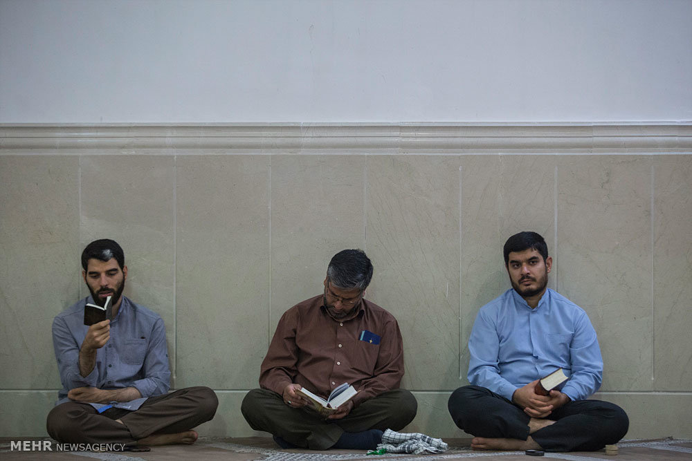 مراسم احیای شب نوزدهم ماه مبارک رمضان در مسجد حضرت زینب (س)