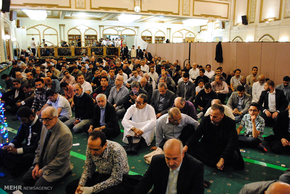 اقامه نماز عید سعید فطر در مرکز اسلامی انگلیس