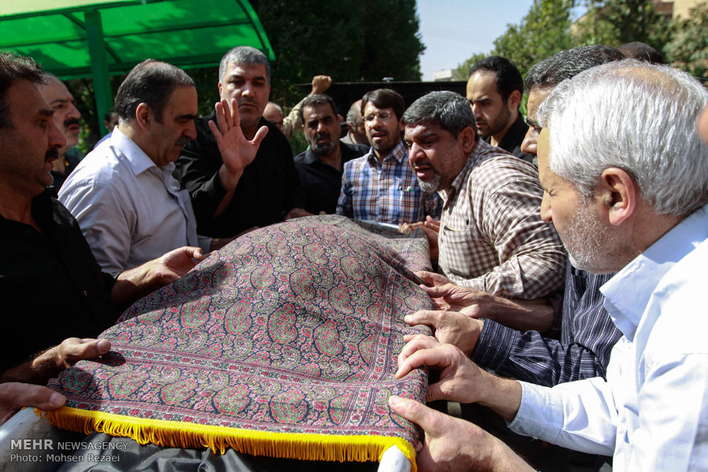 تشییع پیکر مادر شهید مفقودالاثرحسن پوری محمد
