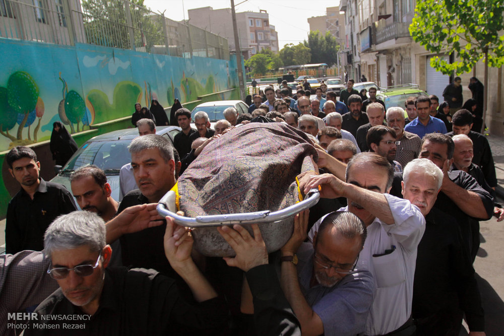 تشییع پیکر مادر شهید مفقودالاثرحسن پوری محمد