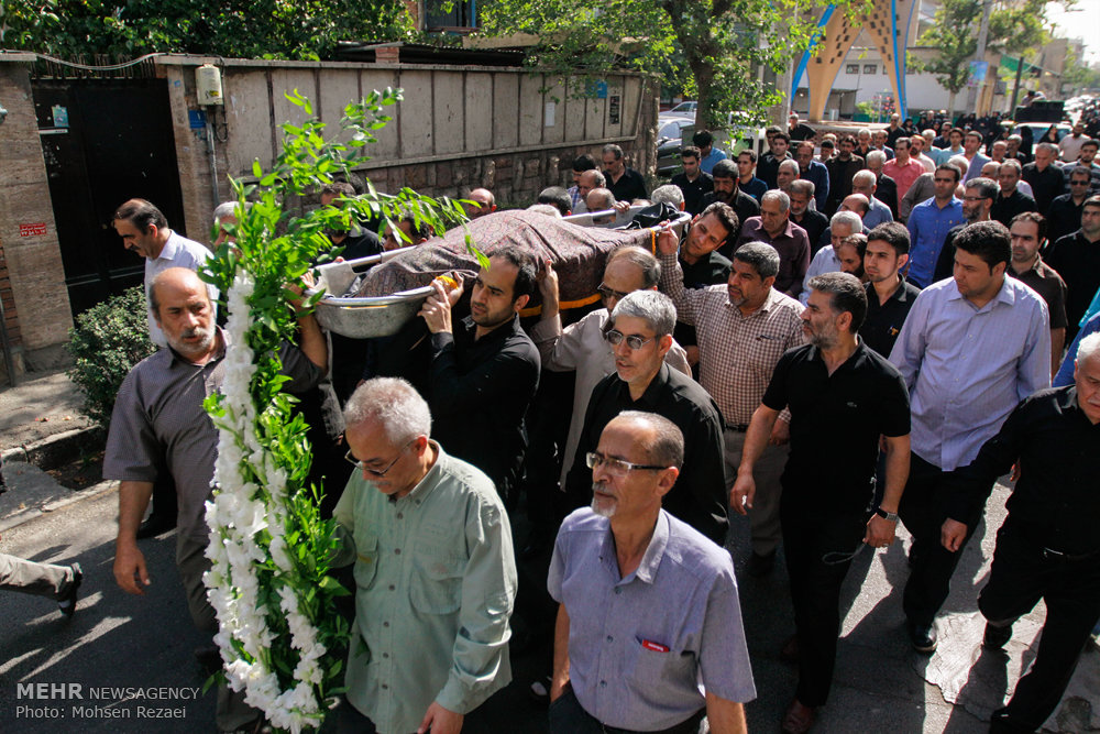 تشییع پیکر مادر شهید مفقودالاثرحسن پوری محمد