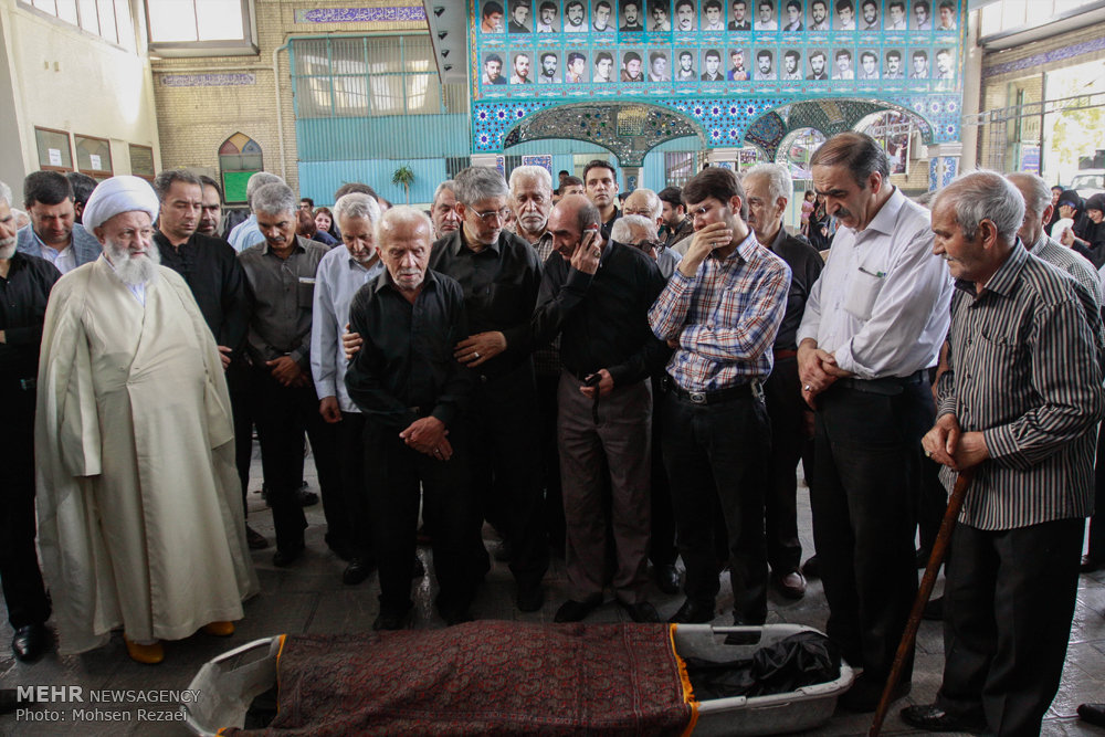 تشییع پیکر مادر شهید مفقودالاثرحسن پوری محمد