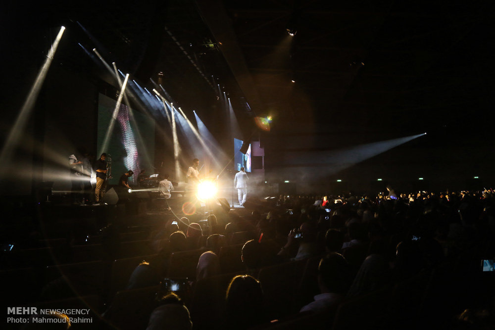 از دلنوشته تلخ حمید هیراد تا قصه مهاجرت خواننده مشهور پاپ