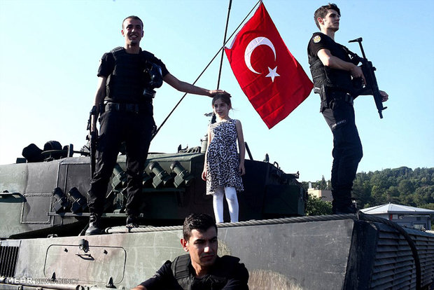 عزل ۸ هزار نیروی پلیس ترکیه