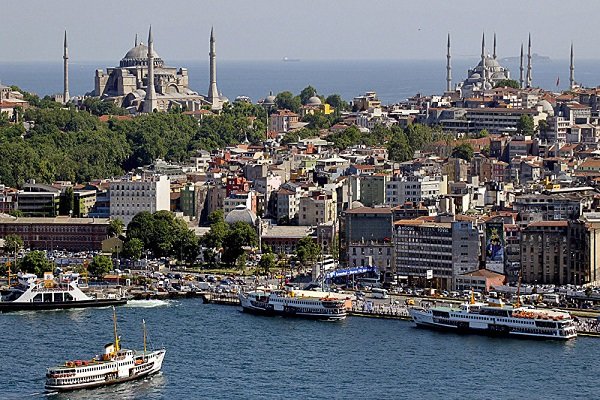 کاهش بیش از ۴۰ درصدی ورود گردشگران خارجی به ترکیه