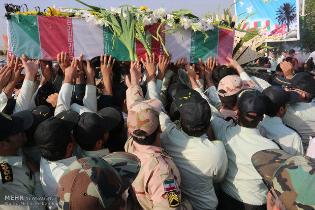 تشییع پیکر یک شهید گمنام در فرماندهی انتظامی خوزستان