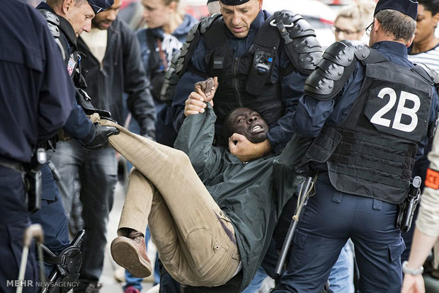 حمله پلیس فرانسه به پناهجویان
