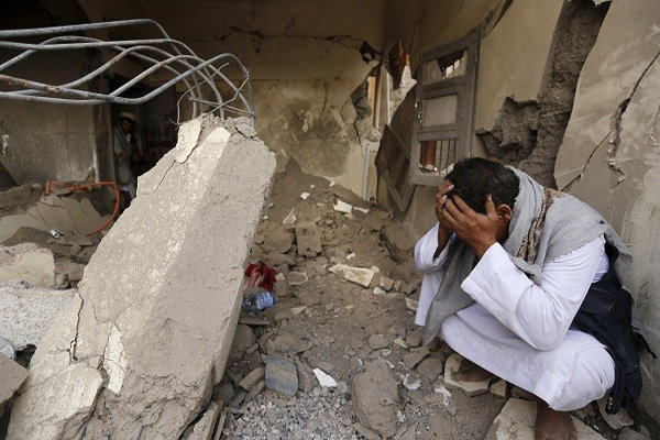 از ابتدای مارس ۲۰۱۵ میلادی ۳۷۰۴ یمنی کشته و ۶۵۶۶ نفر زخمی شدند