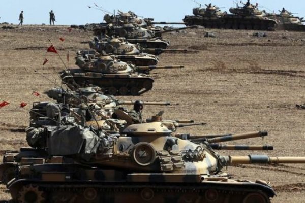 حملات توپخانه ای ارتش ترکیه به مواضع داعش در سوریه