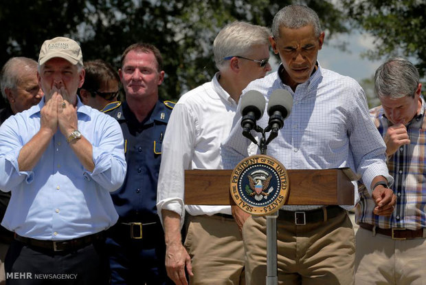 بازدید اوباما از مناطق سیل زده لوئیزیانا‎