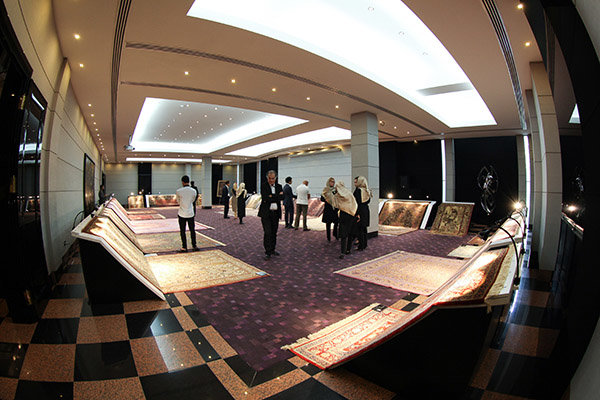 نمایشگاه نخستین حراج تخصصی فرش دستباف در ایران افتتاح شد