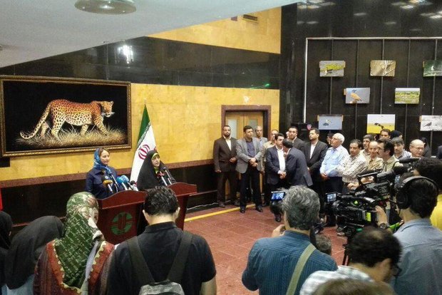 محورهای همکاری محیط زیستی ایران و فرانسه اعلام شد کراپشده - ابتکار و وزیر محیط زیست فرانسه