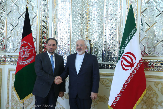 Zarif meets Afghan foreign minister