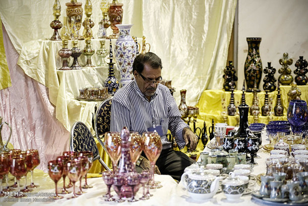 دوازدهمین نمایشگاه صنایع دستی در همدان