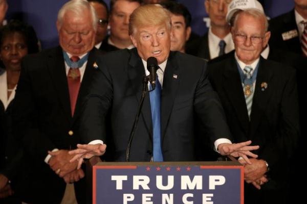 از کیش تا تالار وحدت با دونالد ترامپ دونالد ترامپ