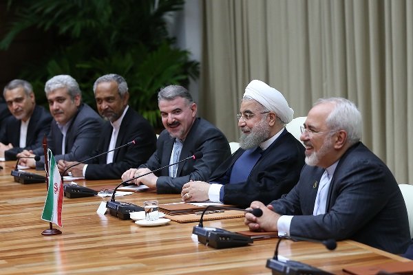 روحانی: برخی قدرت ها بادامن زدن به اختلافات در پی فروش تسلیحاتند