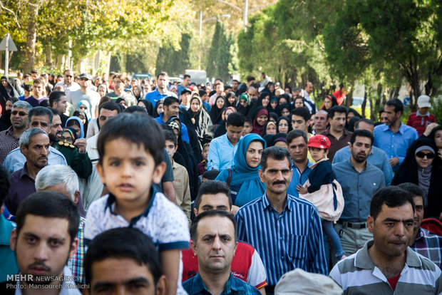 همایش پیاده روی خانوادگی در شاهرود به مناسبت هفته دفاع مقدس‎