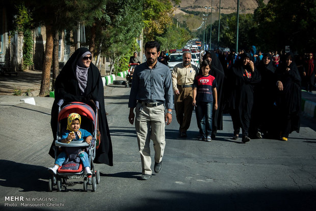 همایش پیاده روی خانوادگی در شاهرود به مناسبت هفته دفاع مقدس‎