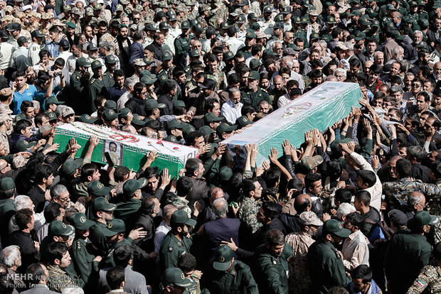 پیکر ۴ شهید گمنام در کرمانشاه تشییع و خاکسپاری می‌شود