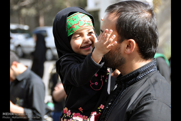 دستۀ عزاداری در شهرک قدس تهران