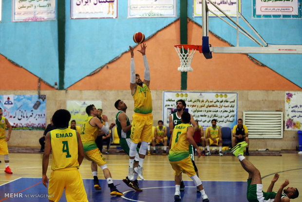 شکست سنگین پترو در آبادان/شاگردان سامری پیروز نبرد بزرگ بسکتبال دیدار تیم های بسکتبال پالایش نفت آبادان و لوله ا.اس شیراز