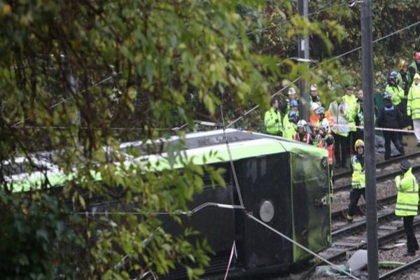 واژگونی قطار در لندن