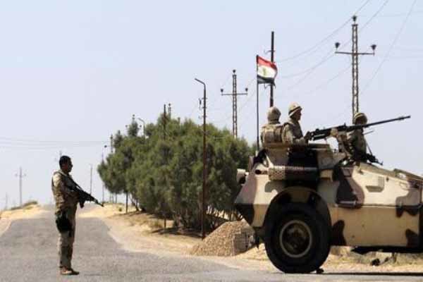 کشته شدن ۵ نظامی مصر براثر حمله مسلحانه در مرکز سینا