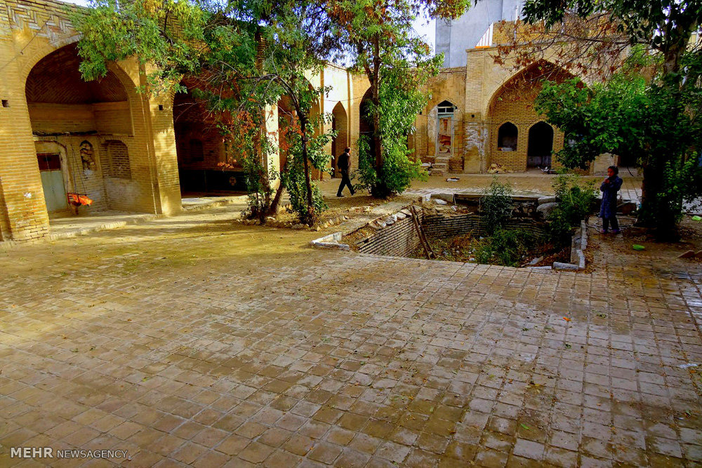 نتیجه تصویری برای مدرسه حجتیه بروجرد