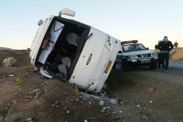کراپ‌شده - واژگونی اتوبوس زائران کربلا در کرمانشاه