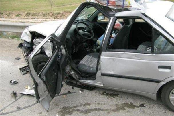 راننده پژو در تصادف با کامیون کشته شد