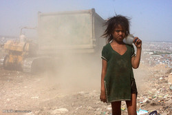 کودکان هندی در میان کوه های زباله