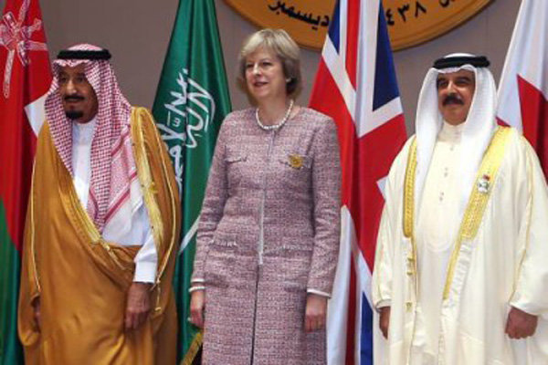 پادشاه سعودی و ترزا می به همراه پادشاه بحرین