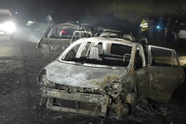 تصادف خونین ۲ خودرو در کمربندی یزد/ همه سرنشینان در آتش‌ سوختند