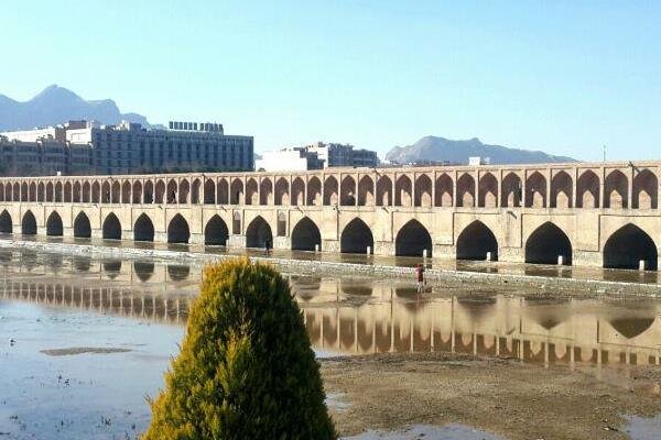 هوای اصفهان سالم است/افزایش غلظت آلاینده‌ها