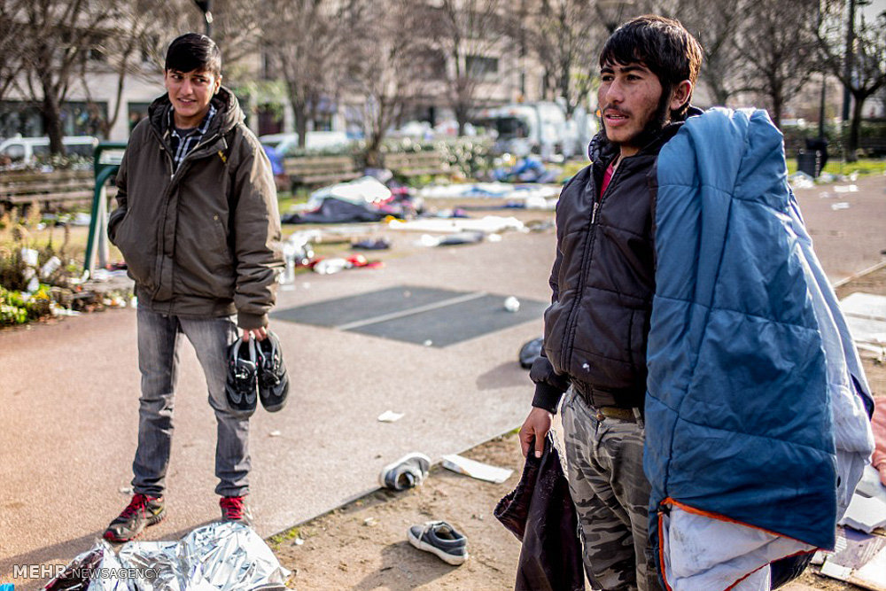 جمع آوری چادرهای پناهجویان در پاریس‎